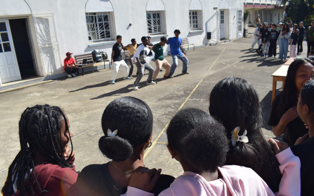 BAILAMOS : une scène pour révéler les talents de nos élèves